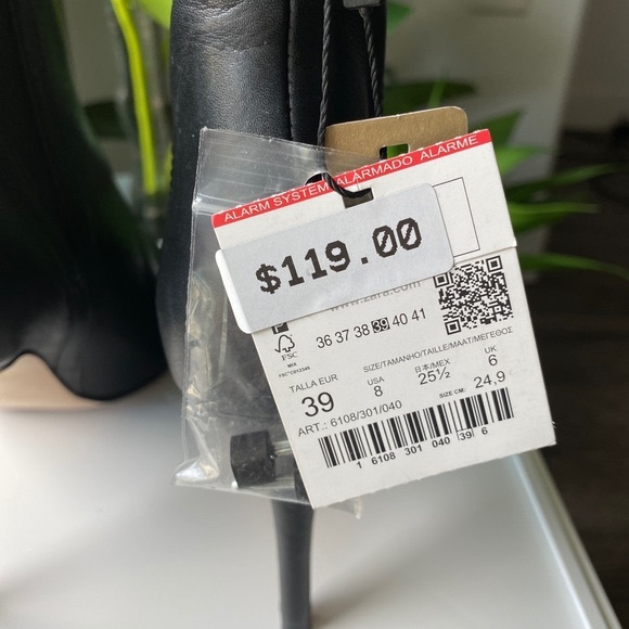 Zara Leather Heeled Booties - Picture 8 of 8